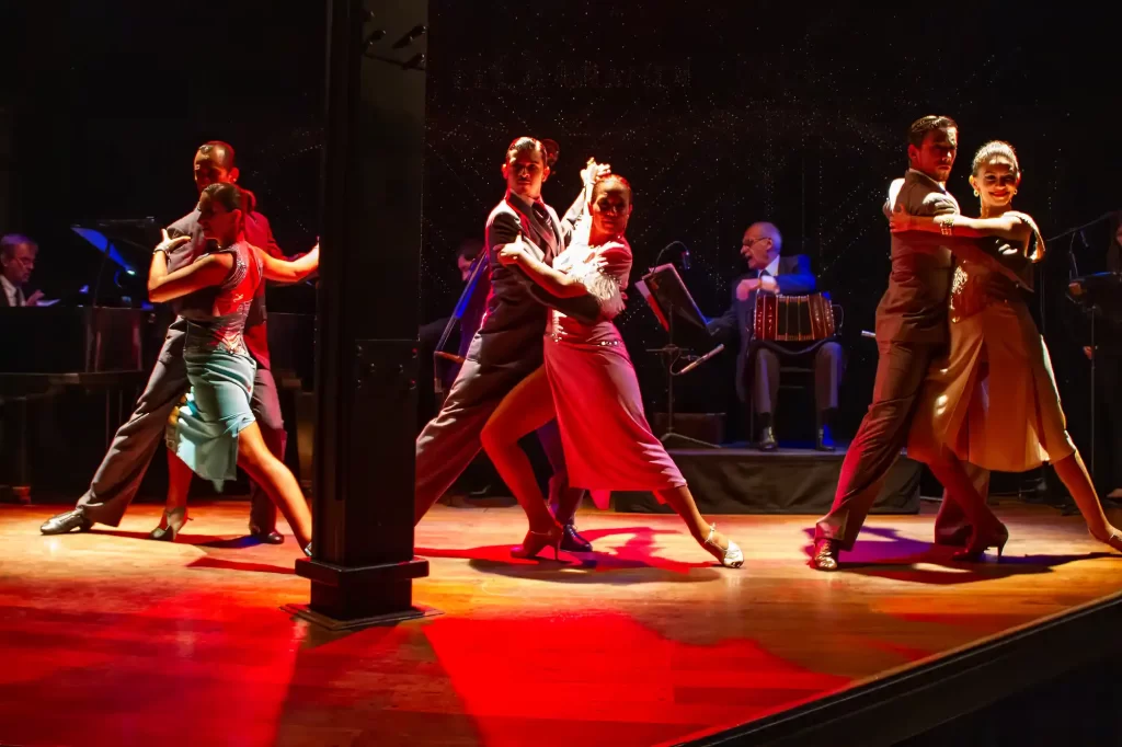 Querandí Tango show on stage in Buenos Aires