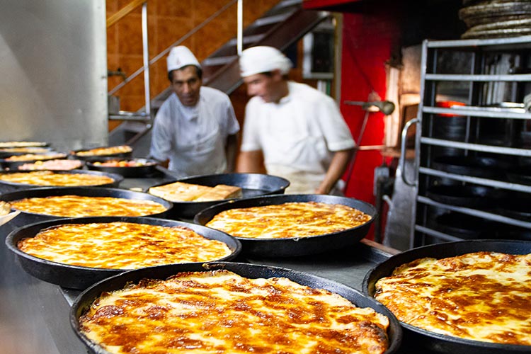 Read more about the article Las Cuartetas – Pizza in the Theater District